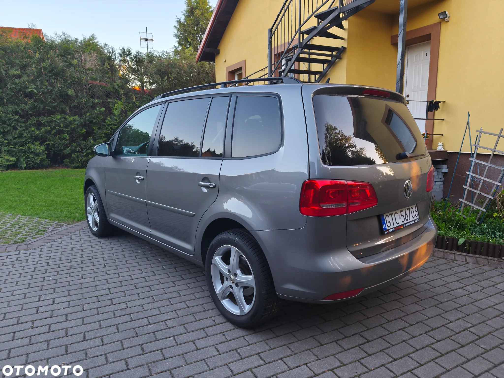 Volkswagen Touran - 9
