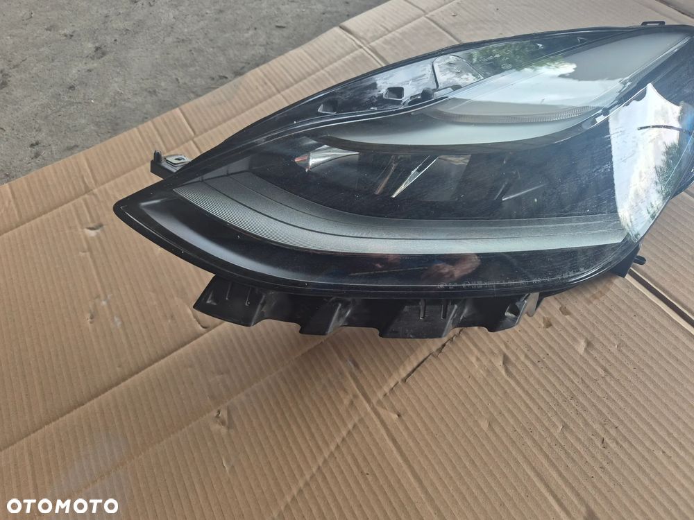 PRZEDNIA LEWA LAMPA TESLA 3 Y 1514952-00-D - 8