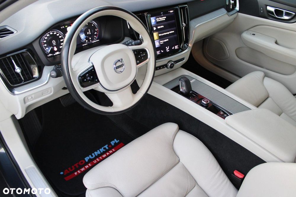 Volvo V60 Cross Country - 20