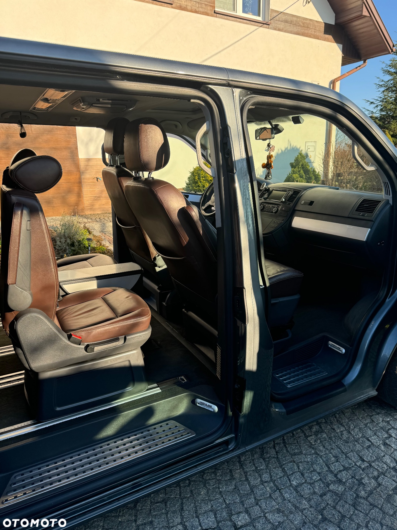 Volkswagen Multivan - 12