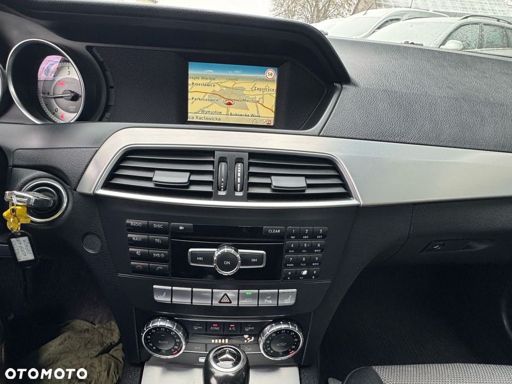 Mercedes-Benz Klasa C 220 T CDI DPF Automatik BlueEFFICIENCY Avantgarde - 27