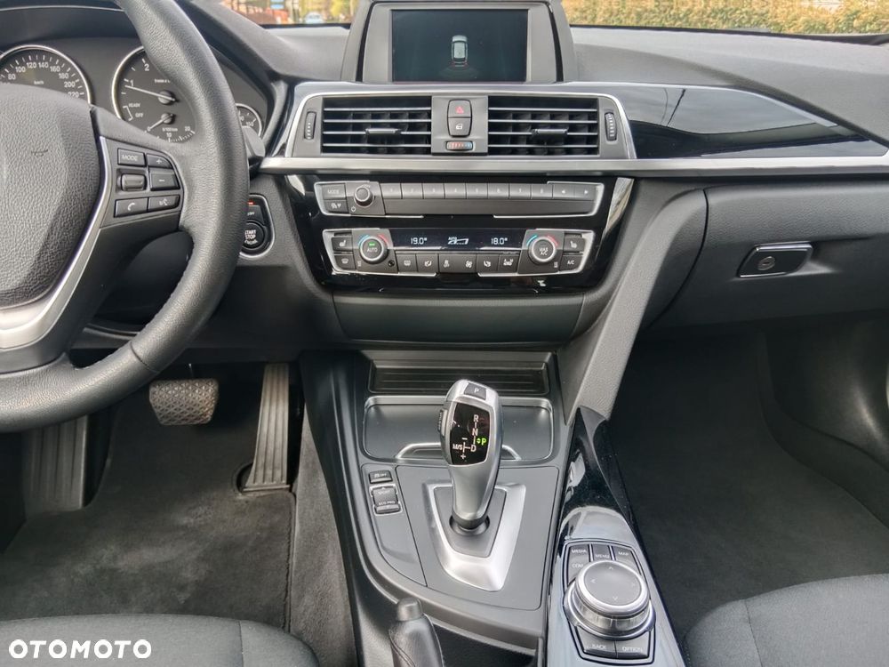 BMW Seria 3 - 23