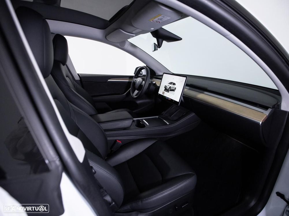 Tesla Model Y RWD - 10
