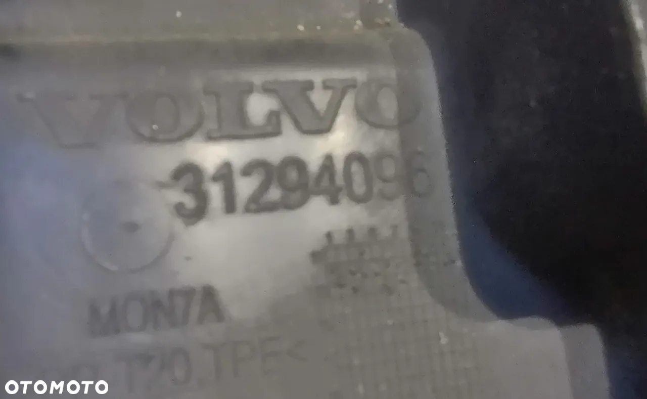 VOLVO V40 II 13r- KIEROWNICA POWIETRZA ŁAPACZ 31294096 - 2