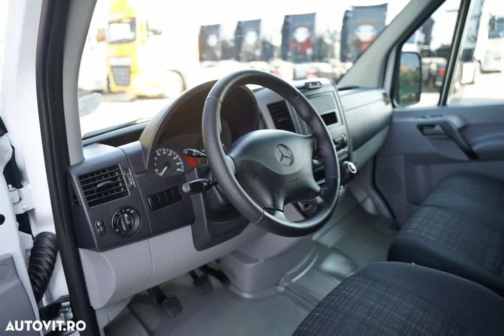 Mercedes-Benz / SPRINTER 310 CDI / CARTER CU 7 LOCURI / MANUALĂ / TABLĂ AUTO / PANEL - 27
