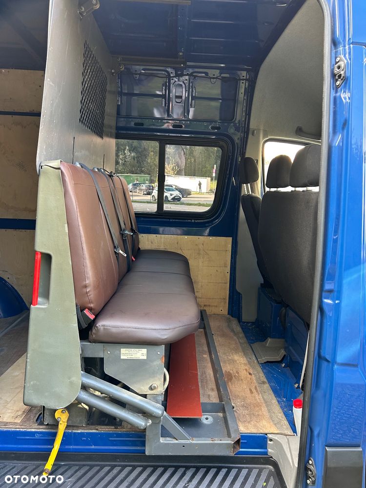 Mercedes-Benz Sprinter - 5
