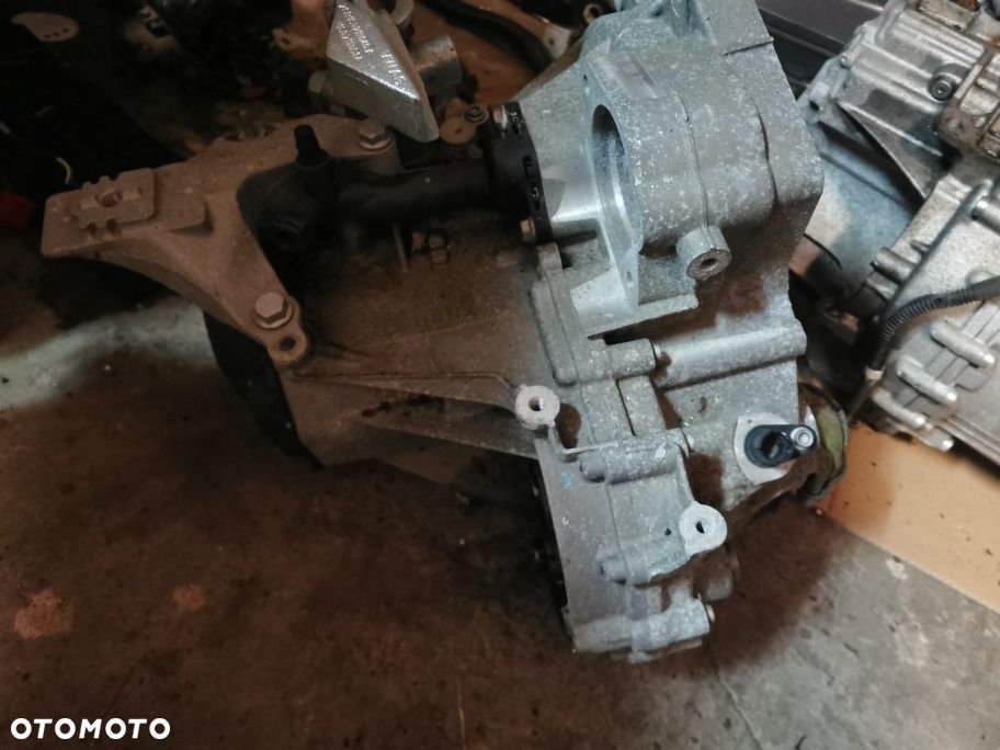VW Audi Skoda Seat skrzynia biegów QWH - 4