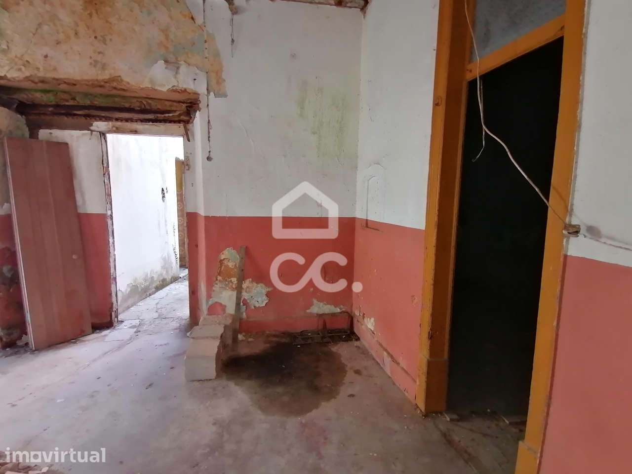 Oportunidade imperdível no centro da Vila do Bombarral. - Grande imagem: 3/24