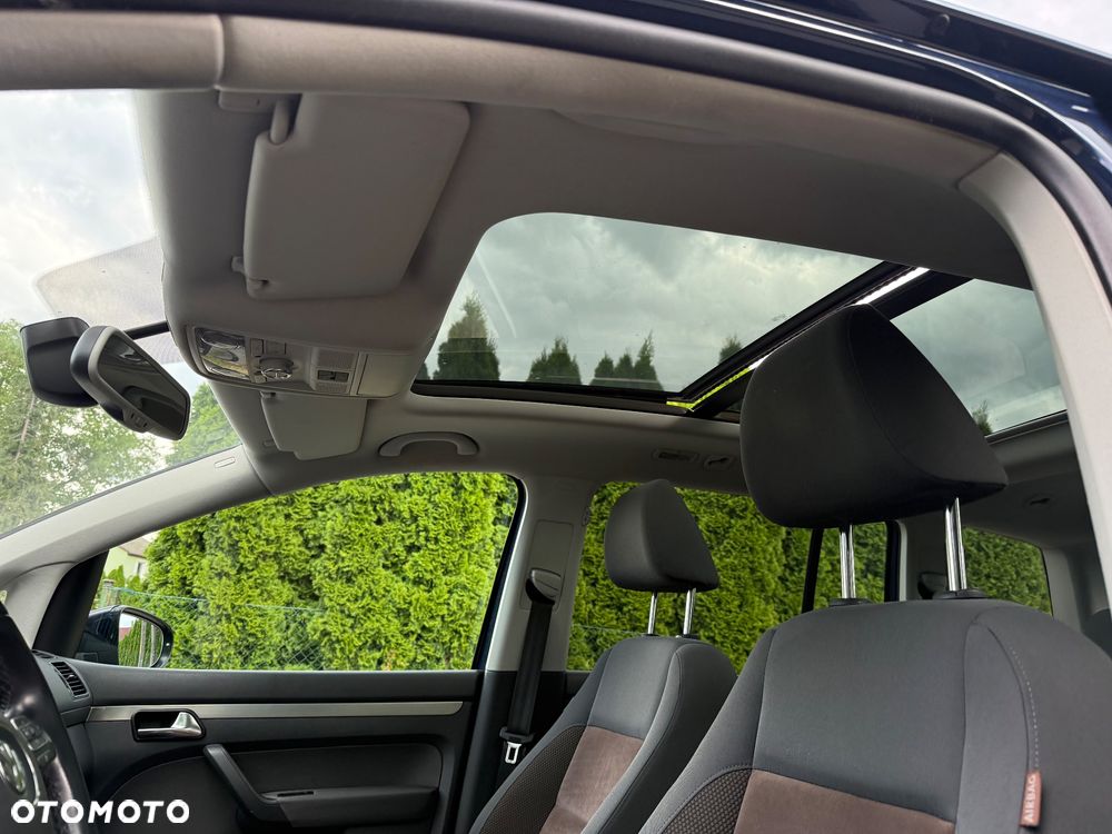 Volkswagen Touran 2.0 TDI DPF DSG Highline - 14