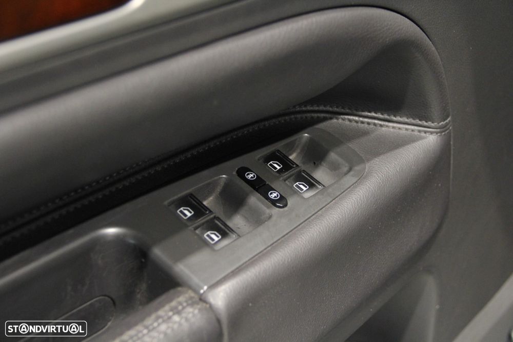 VW Touareg 3.0 TDI V6 Tiptronic - 8