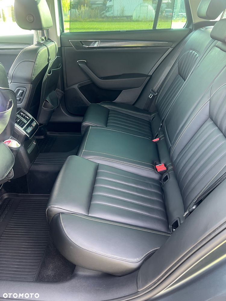 Skoda Superb 2.0 TDI 4x4 DSG Premium Edition - 20