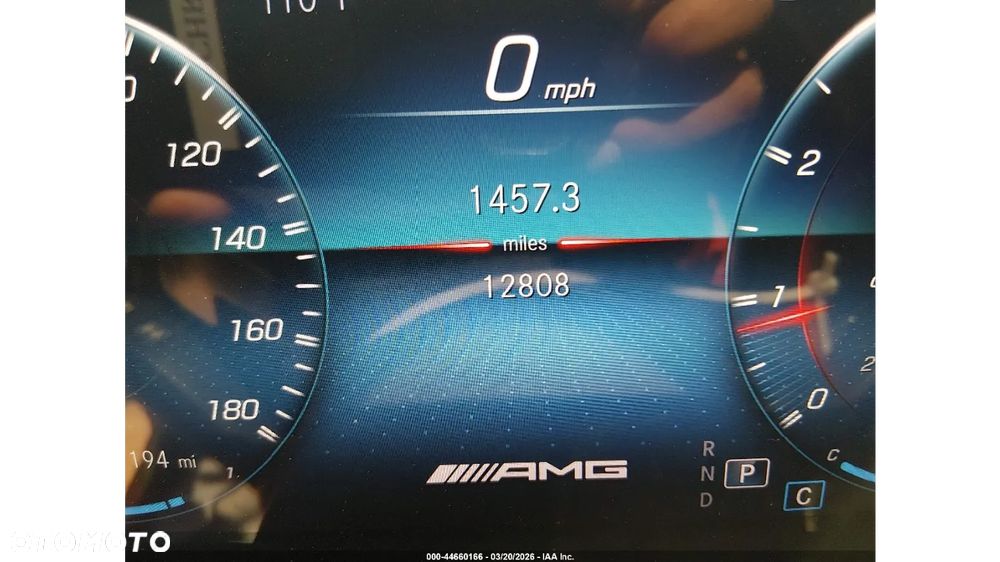 Mercedes-Benz GLA - 13