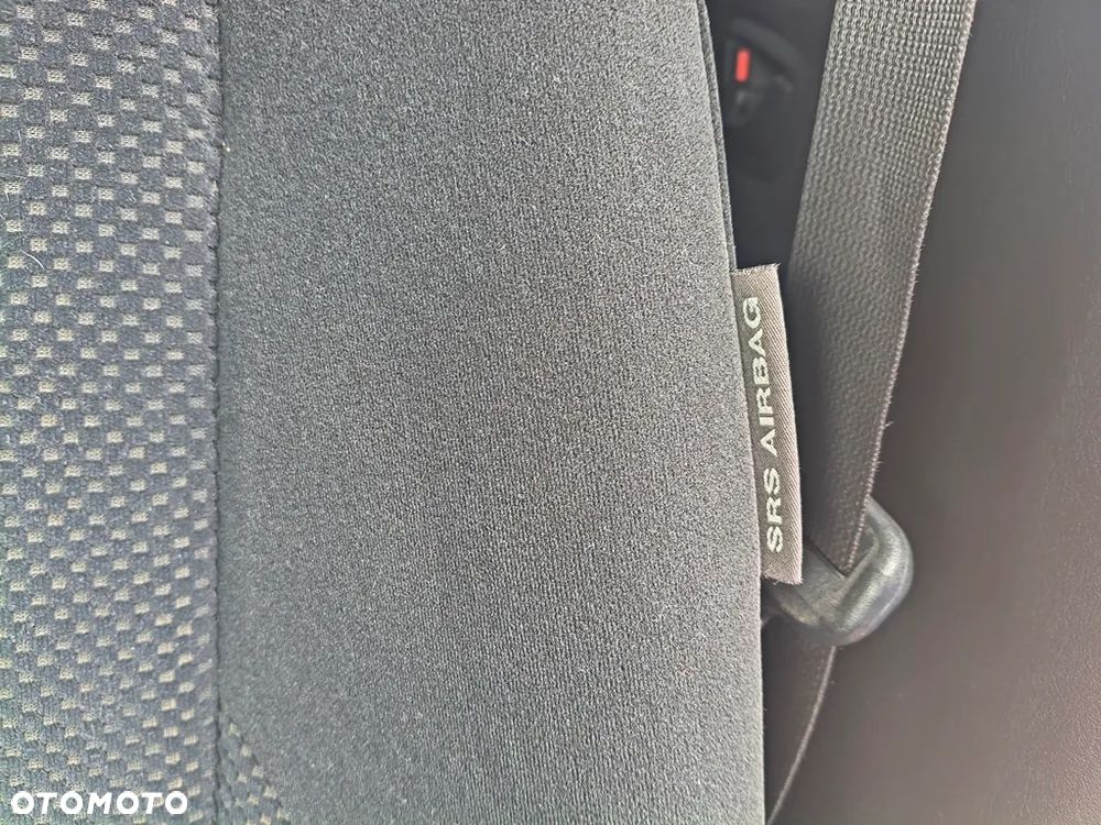 Hyundai Tucson 2.0 Comfort 2WD - 36