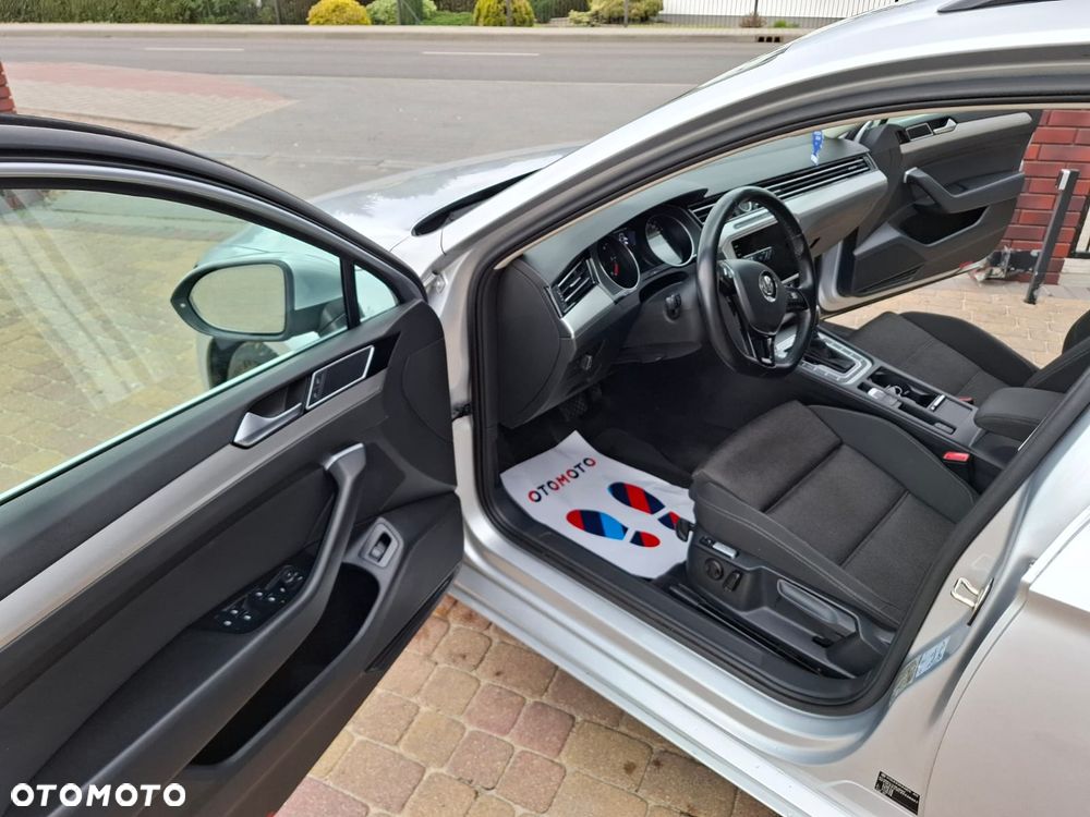 Volkswagen Passat 2.0 TDI SCR DSG Highline - 11