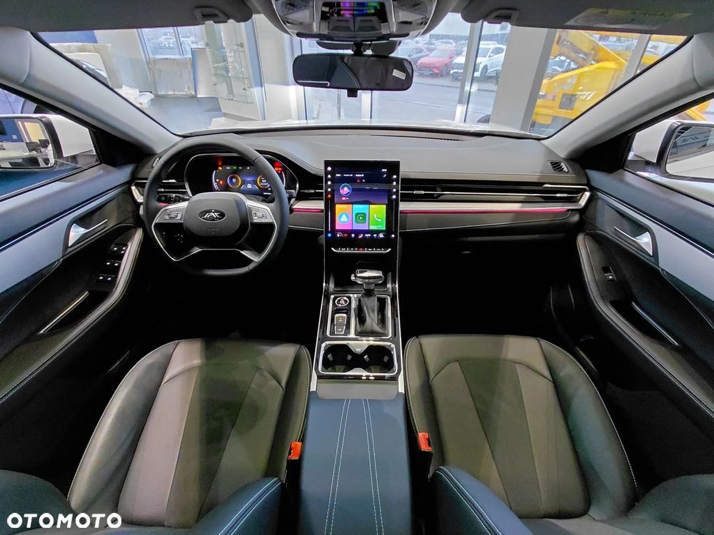 JAC J7 Plus CVT - 10