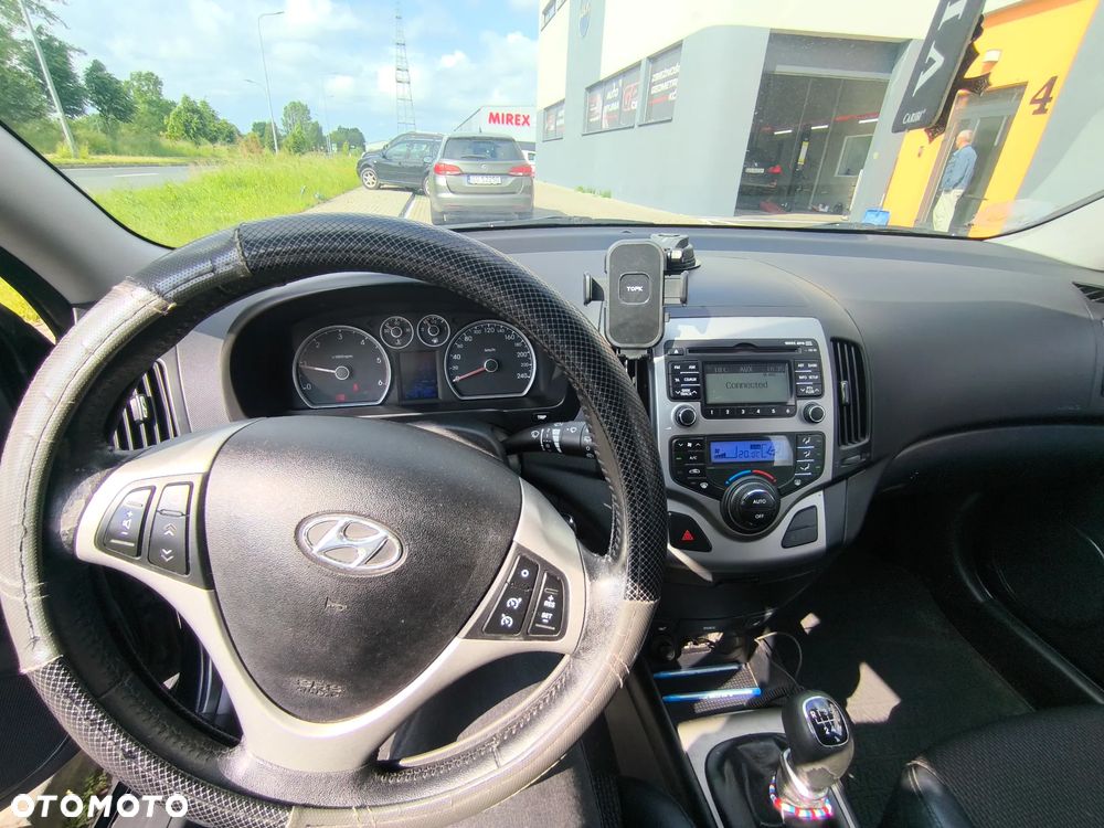 Hyundai i30 1.6 CRDi Classic + - 15