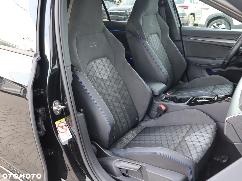 Volkswagen Golf 1.5 eTSI mHEV R-Line Plus DSG - 9