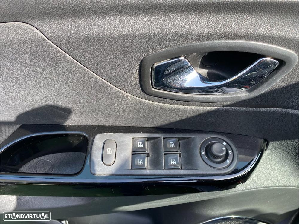 Renault Captur ENERGY dCi 90 S&S Experience - 10