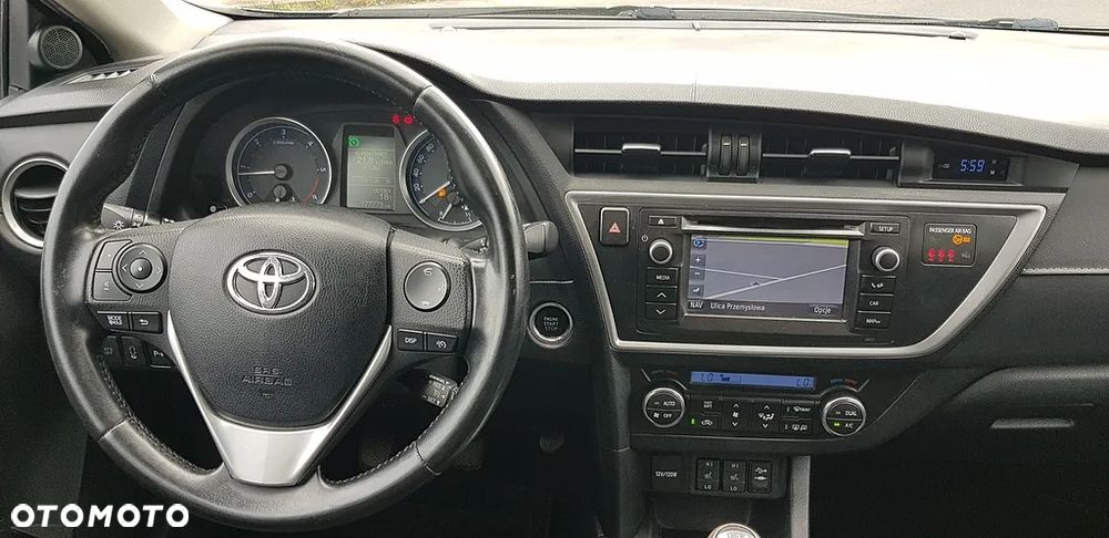 Toyota Auris 2.0 D-4D Prestige - 20