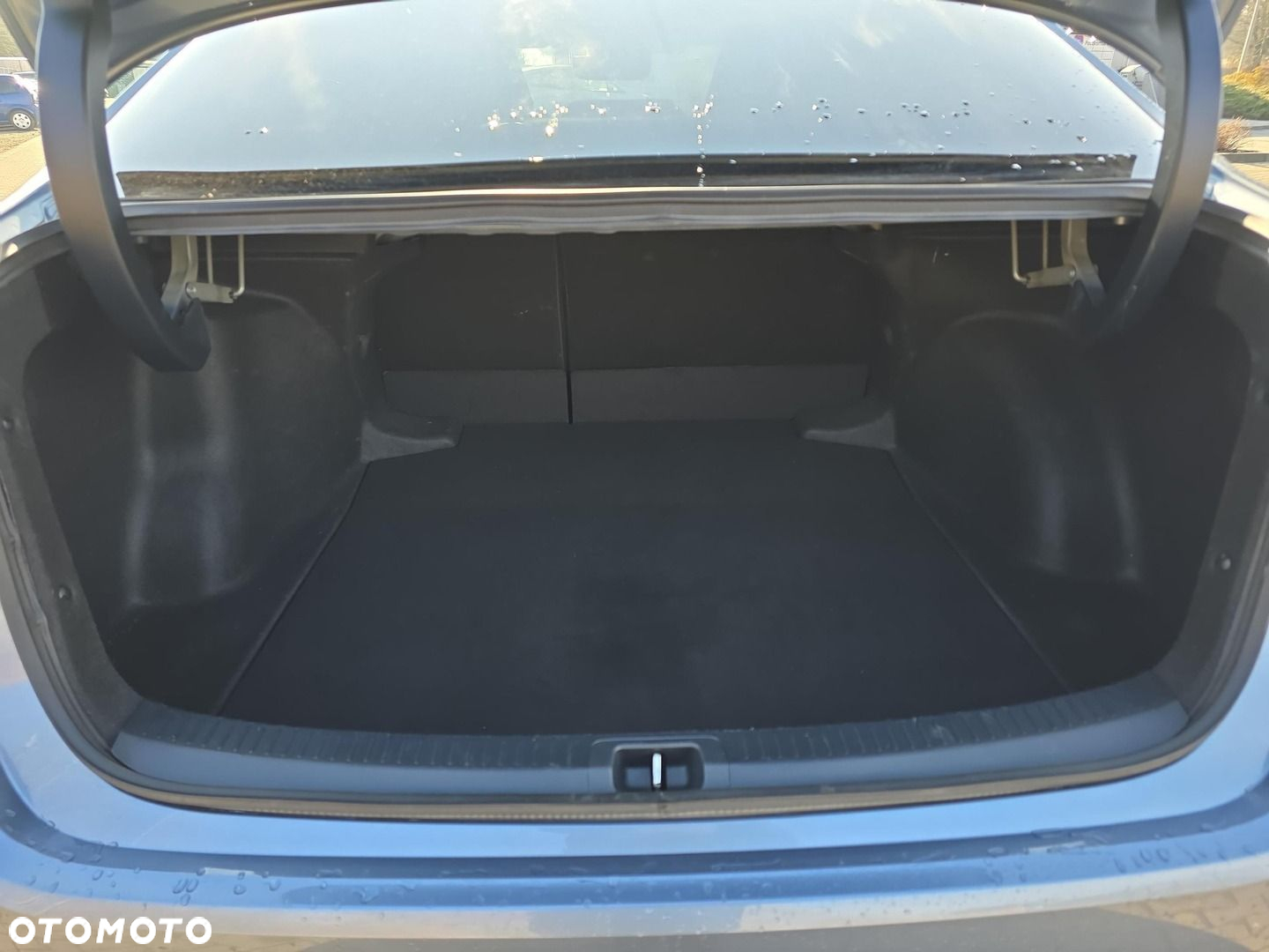 Toyota Corolla - 12