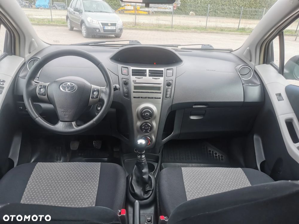 Toyota Yaris 1.4 D-4D Terra A/C - 6