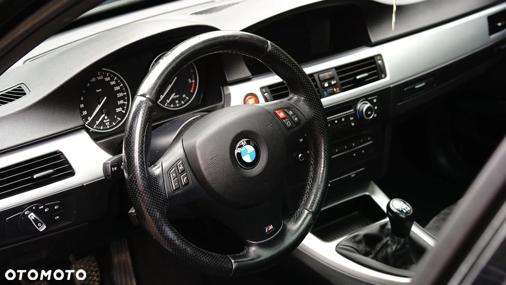 BMW Seria 3 318d DPF Edition Sport - 30
