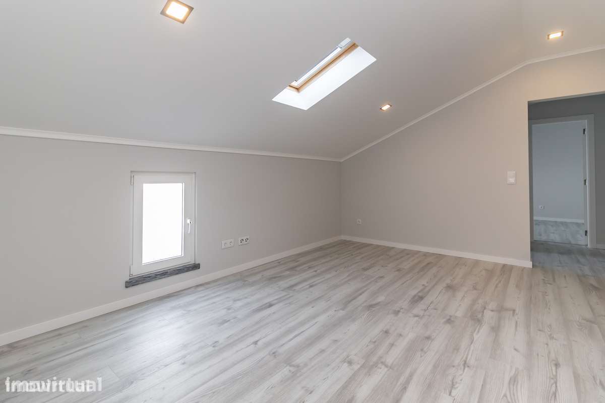 Arrendo Apartamento T1 remodelado- Casal do Marco, P. Pires – 700 Eur - Grande imagem: 3/14