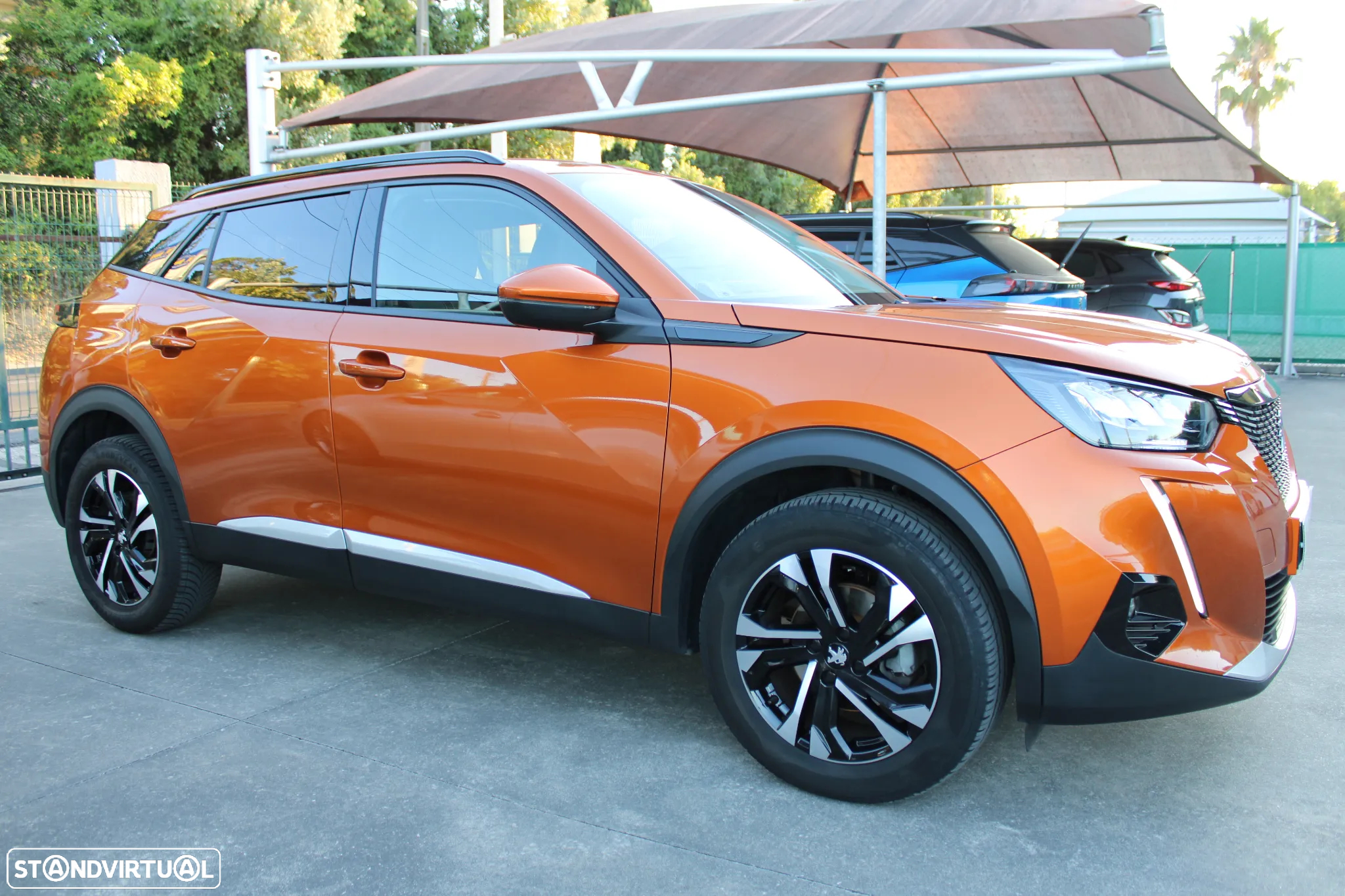 Peugeot 2008 1.2 PureTech Allure Pack - 4