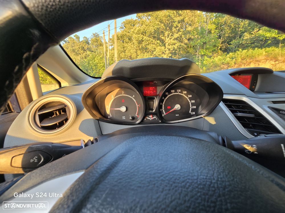 Ford Fiesta 1.6 TDCI ECOnetic Trend - 9