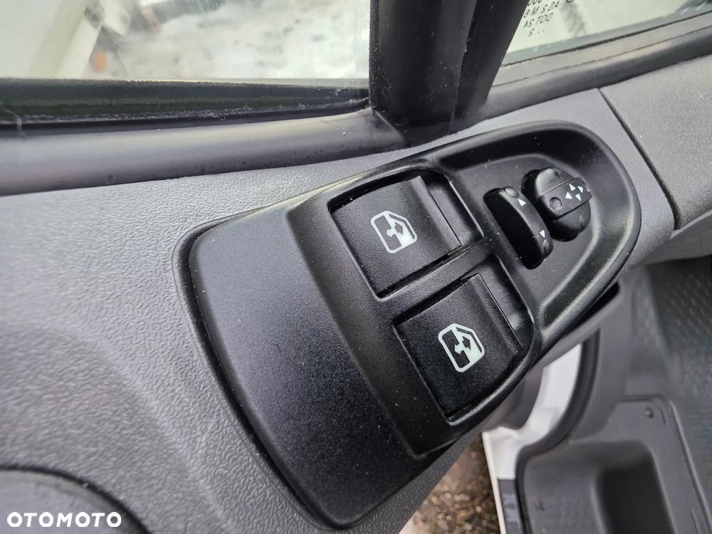 Iveco Daily 35s-17 Chłodnia/Mrożnia  3.0 HPI ! Super Stan ! Bez Korozji  ! Z Włoch  ! - 24