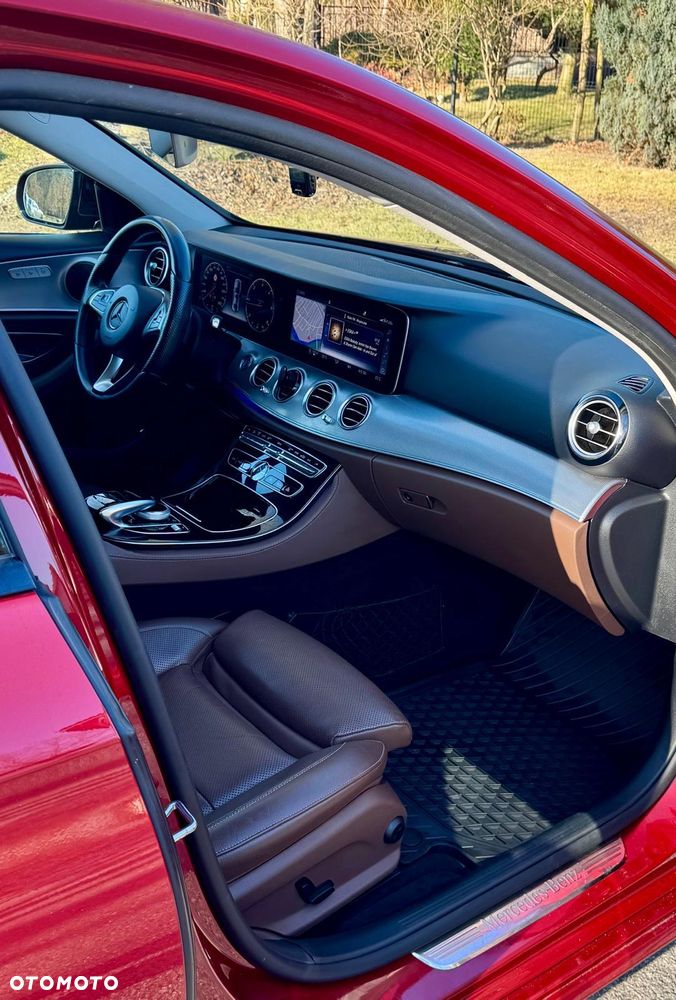 Mercedes-Benz Klasa E 220 d 4-Matic 9G-TRONIC - 7
