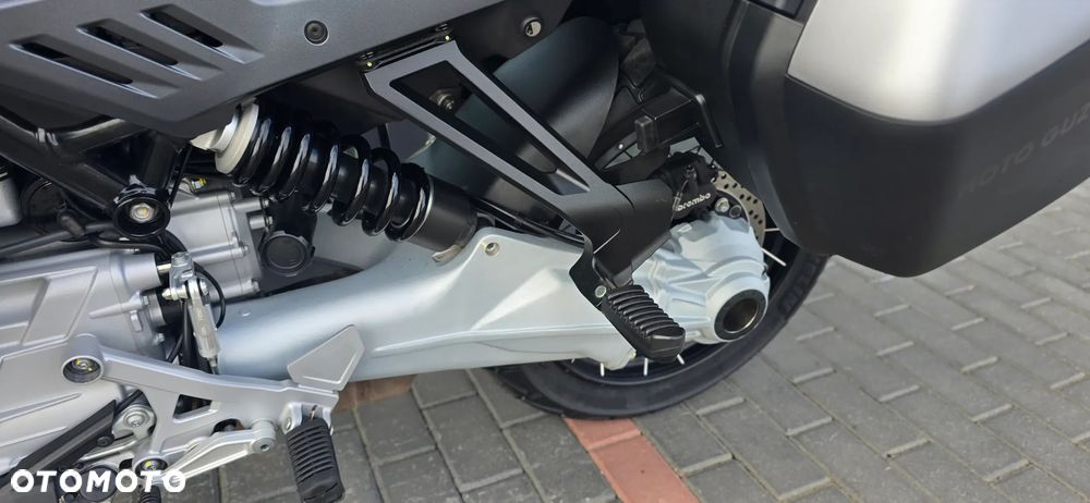 Moto Guzzi Stelvio - 35