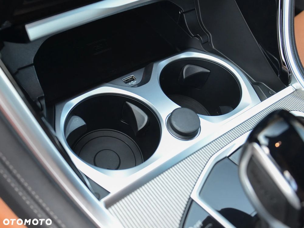 BMW Seria 8 840i xDrive - 28