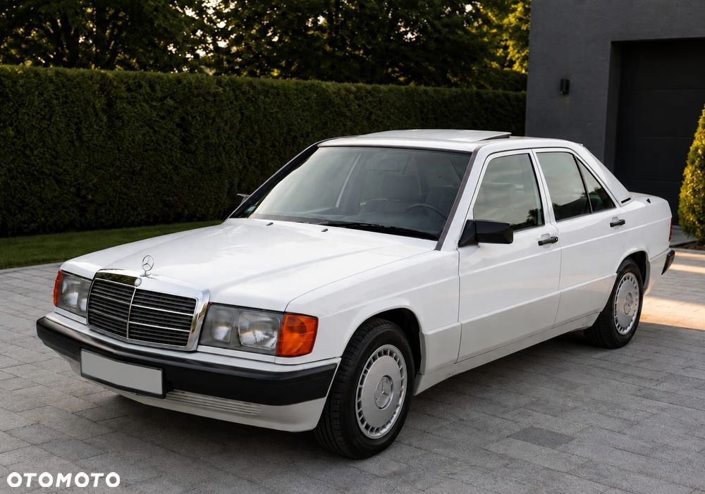 Mercedes-Benz W201 (190) - 1