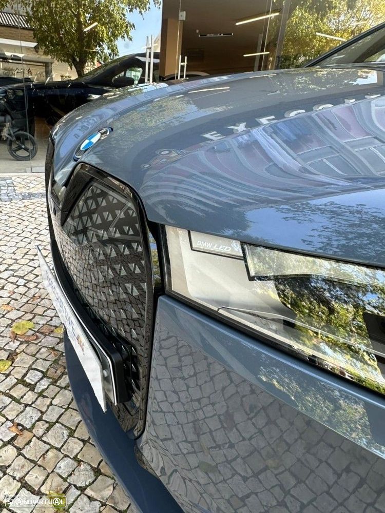 BMW iX xDrive 40 Pack Desportivo - 7