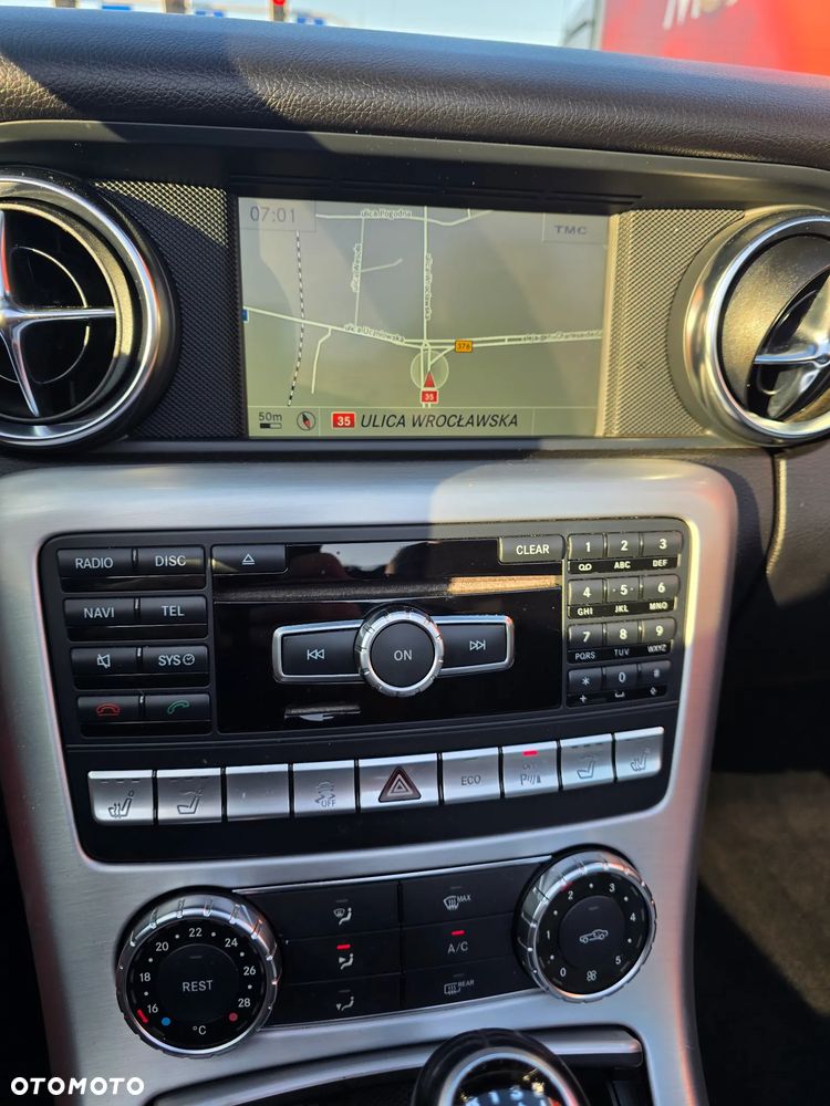 Mercedes-Benz SLK 200 CGI - 7
