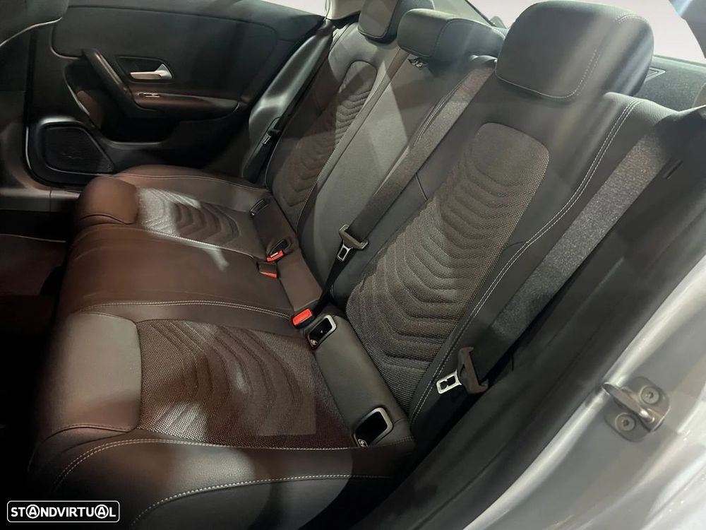 Mercedes-Benz CLA 180 d - 15