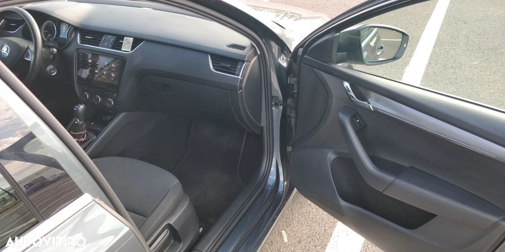 Skoda Octavia 2.0 TDI DSG Style - 13