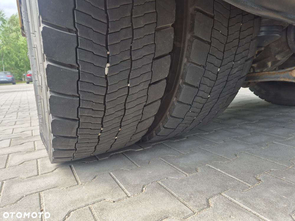 Volvo FM 330 4X2 - 13