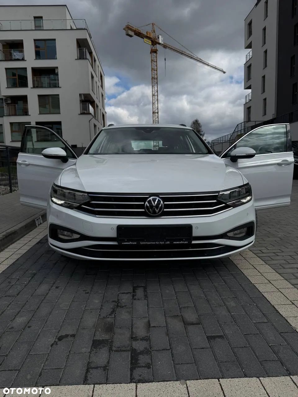 Volkswagen Passat - 1
