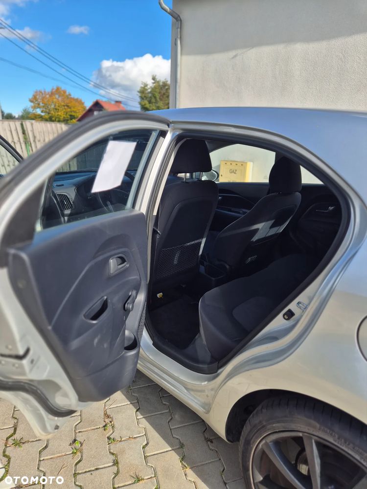 Kia Rio - 15