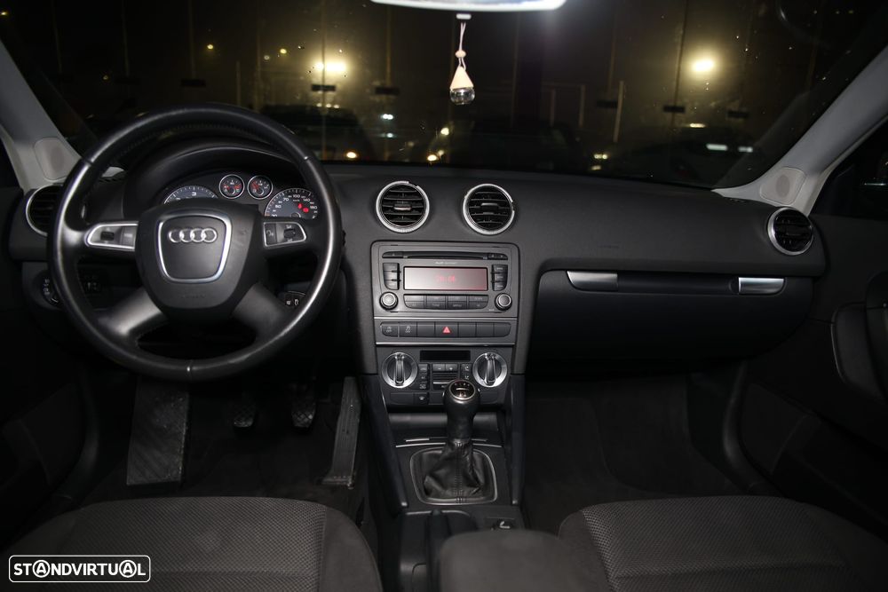 Audi A3 Sportback 1.6 TDI Attraction Special Edition - 18