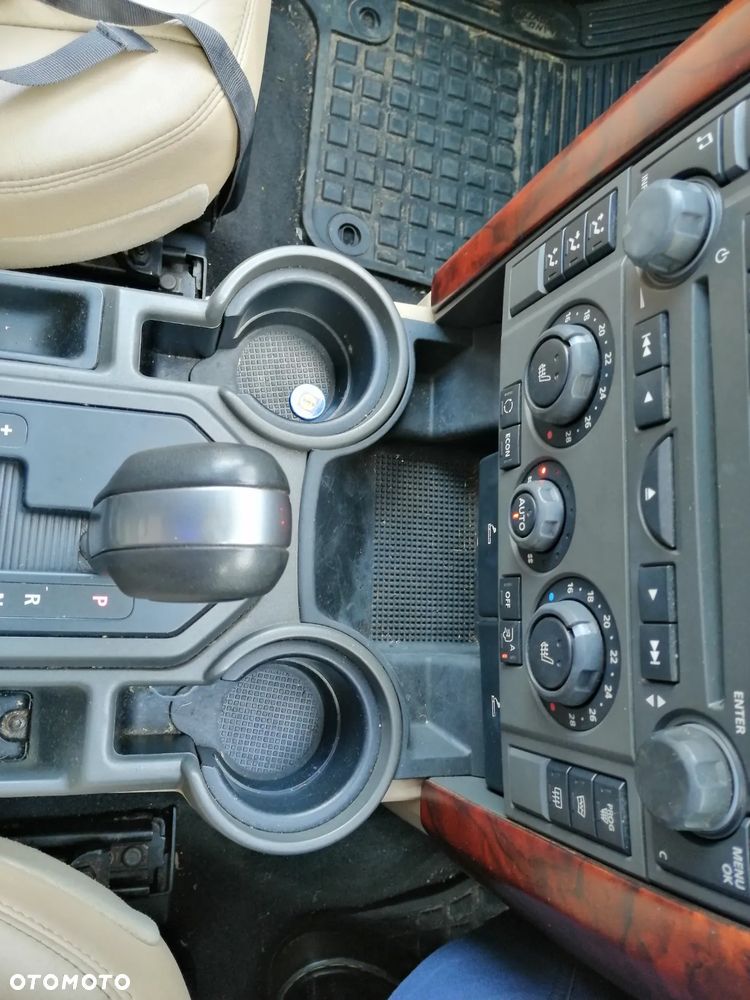 Land Rover Discovery IV 2.7D V6 HSE - 7