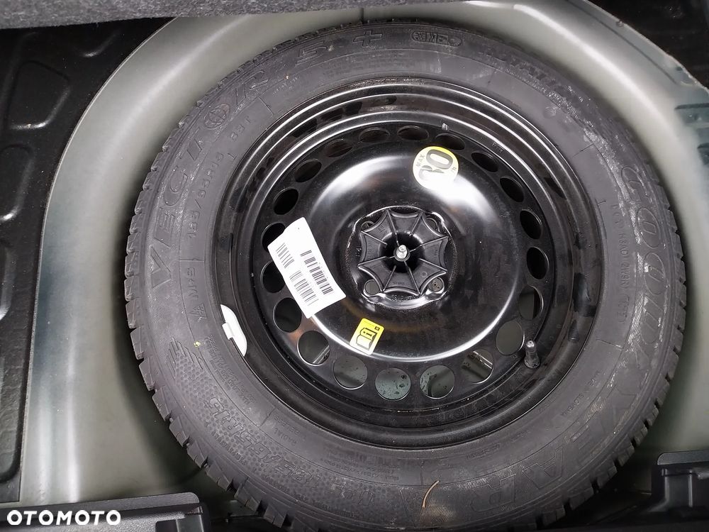 Opel Corsa 1.4 16V Cosmo - 11