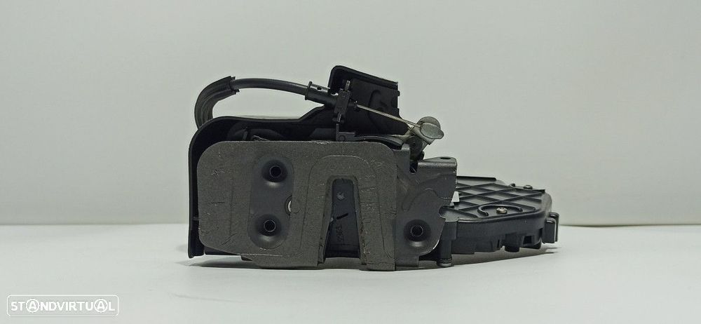 FECHADURA PORTA FRENTE DIREITA LAND ROVER DISCOVERY 4 TDV6 S - 1