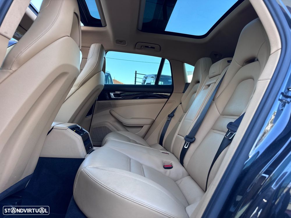 Porsche Panamera Sport Turismo - 10