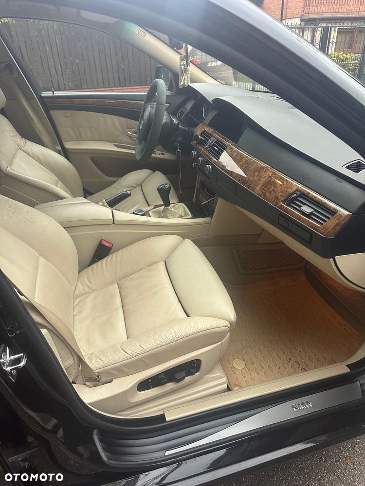 BMW Seria 5 530d xDrive Edition Sport - 9