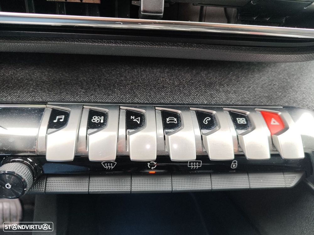 Peugeot 3008 1.5 BlueHDi Allure Pack EAT8 - 18