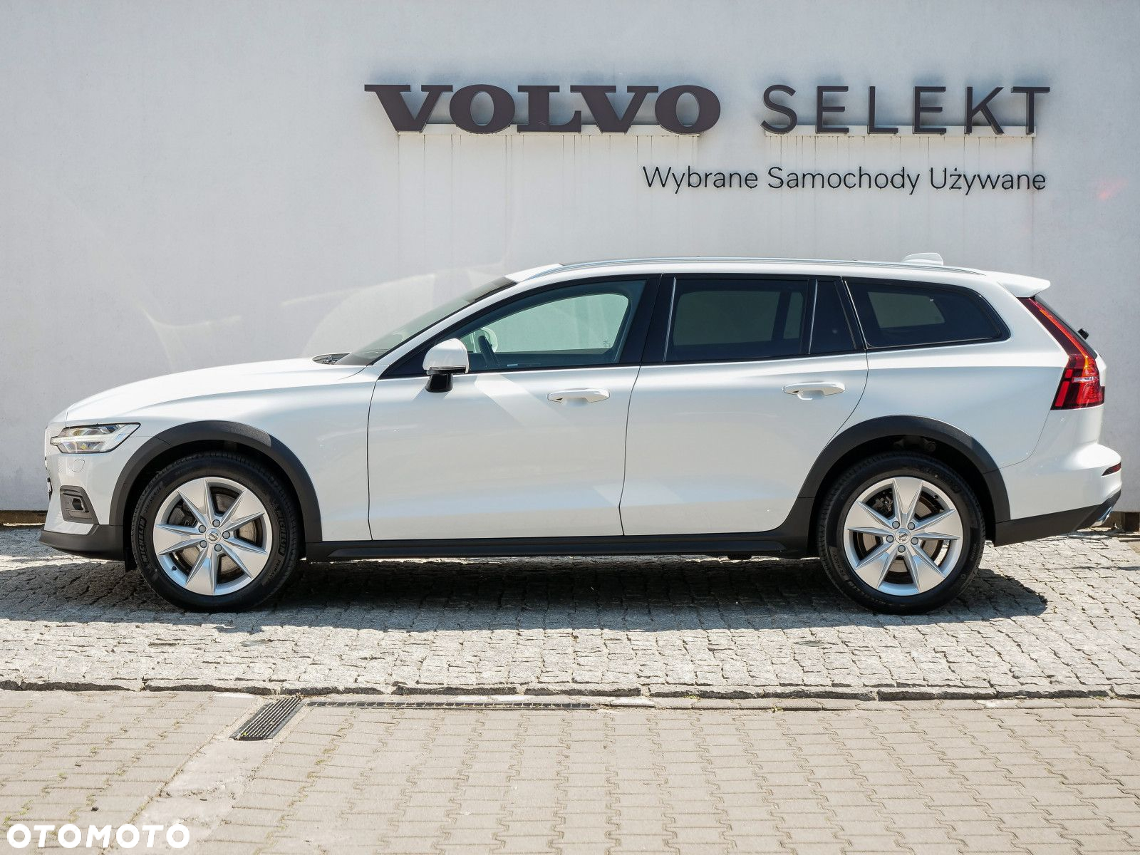 Volvo V60 Cross Country - 5
