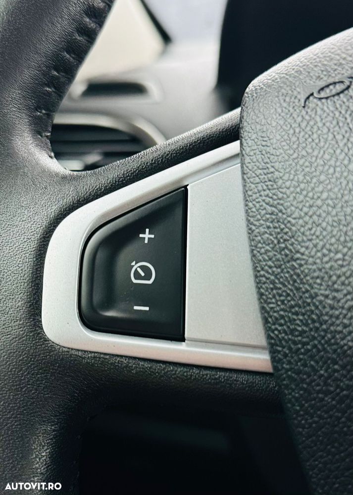 Renault Megane ENERGY dCi 110 Start & Stop Expression - 24